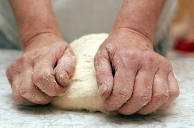 kneading-bread